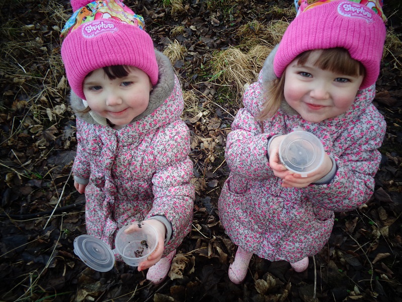We even found worms, beetles and snails and put them in the tubs for everyone to have a look.